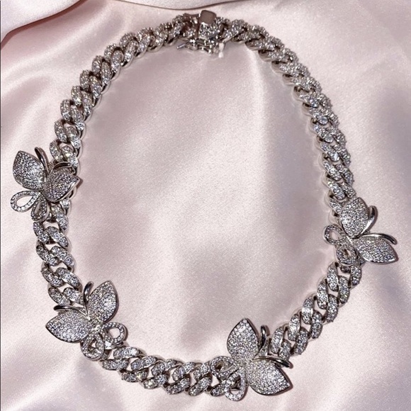 Jewelry - Butterfly Glitz Choker